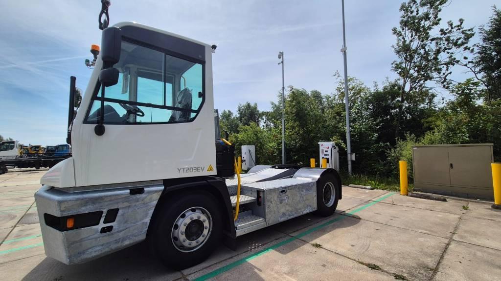 Terberg YT203EV Terminal trekkers